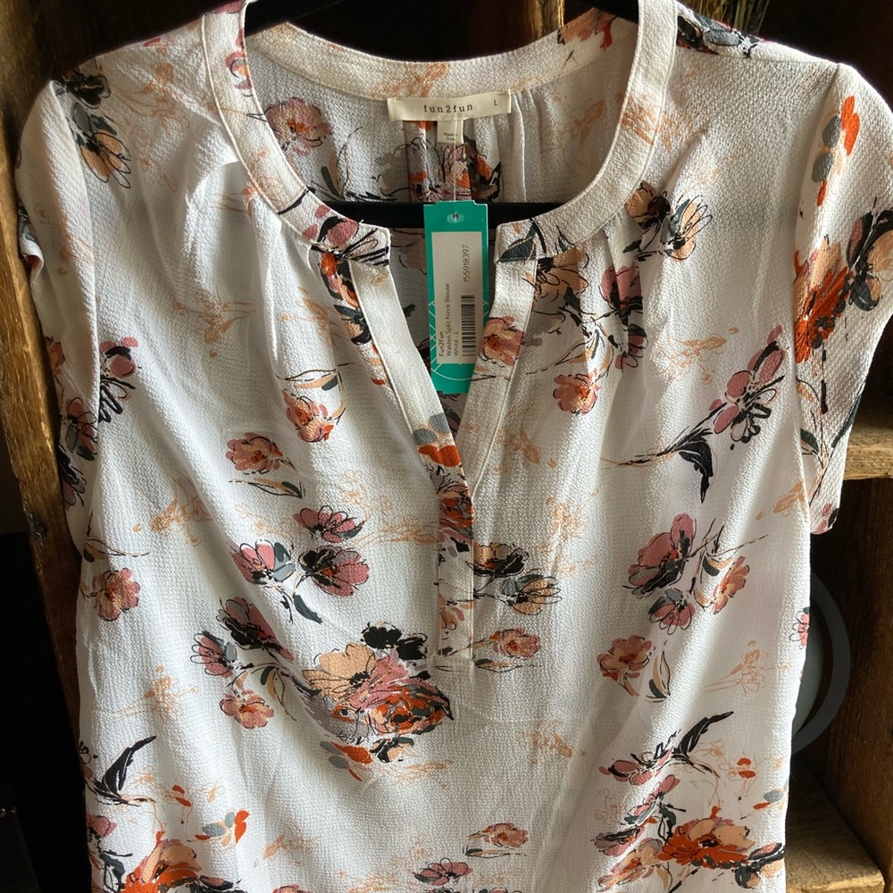 Walden Split Neck Blouse L Floral Stitch Fix, NWT